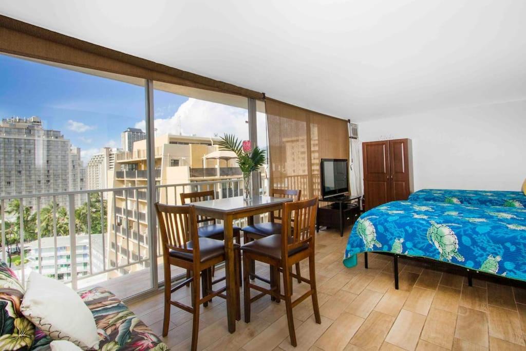 Pacific Monarch Apart otel Honolulu Oda fotoğraf